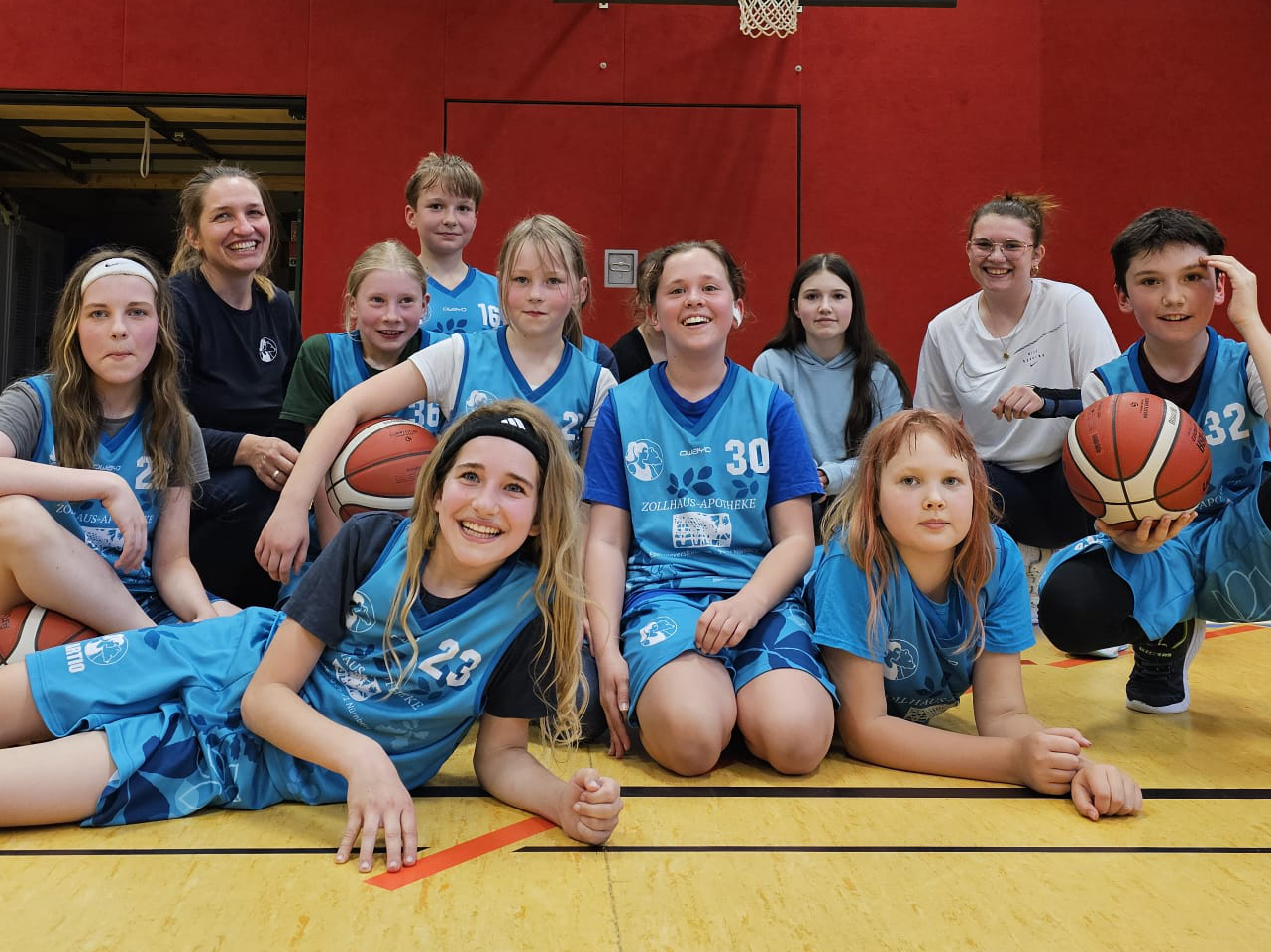 Gruppenbild der U12-Mädchen 2023/24